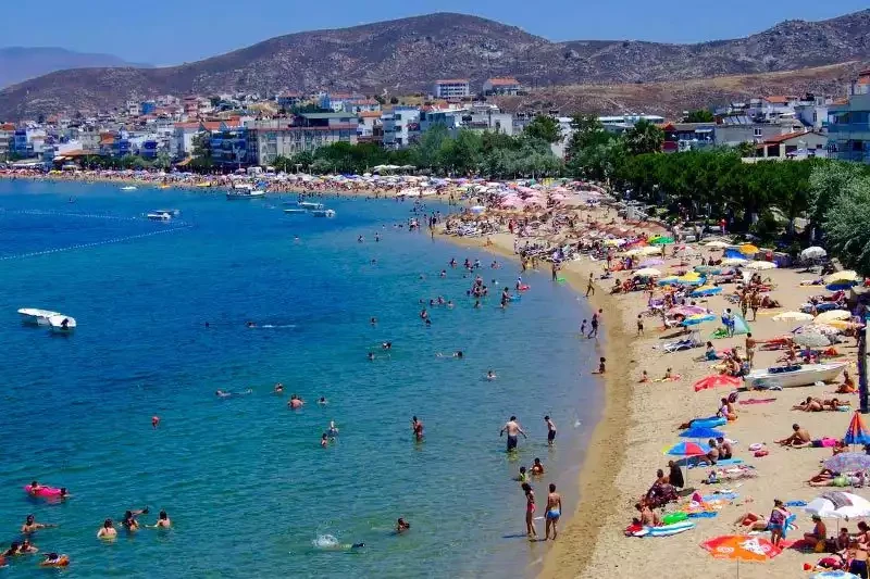 Avşa Adası Keşfi: Sessiz Koylardan Canlı Gece Hayatına