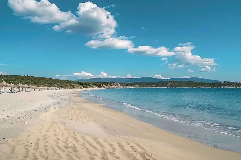 Çeşmealtı Mavi Plaj: Urla'nın Gözde Denize Girilecek Yeri