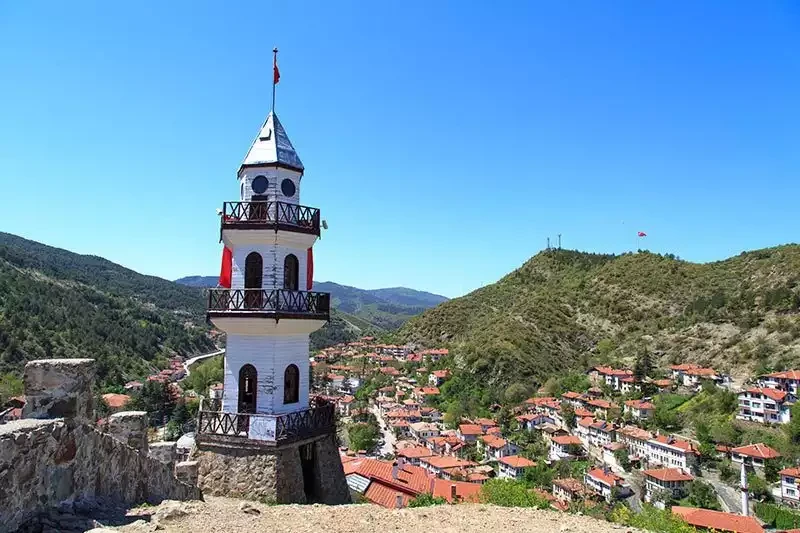 Göynük Evleri ve Tarihi Zafer Kulesi: Bolu'da Efsaneler Arasında Bir Gezi