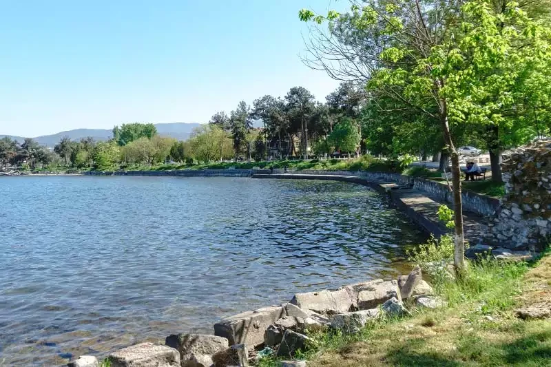 Bursa İznik Gölü: Eşsiz Plajları ve Kahvaltı Piknik Alanları