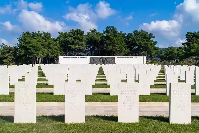 Çanakkale Şehitlik: Sessiz Tanıklar ve Anıtların Hikayeleri