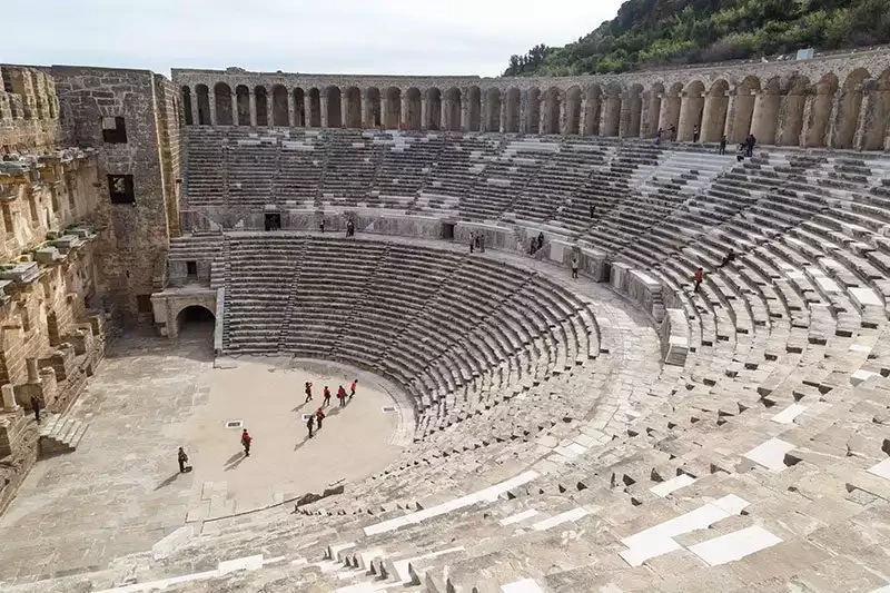 Aspendos Antik Kenti Tiyatrosu: Antik Dünyanın Kalbinde Bir Sanat Harikası