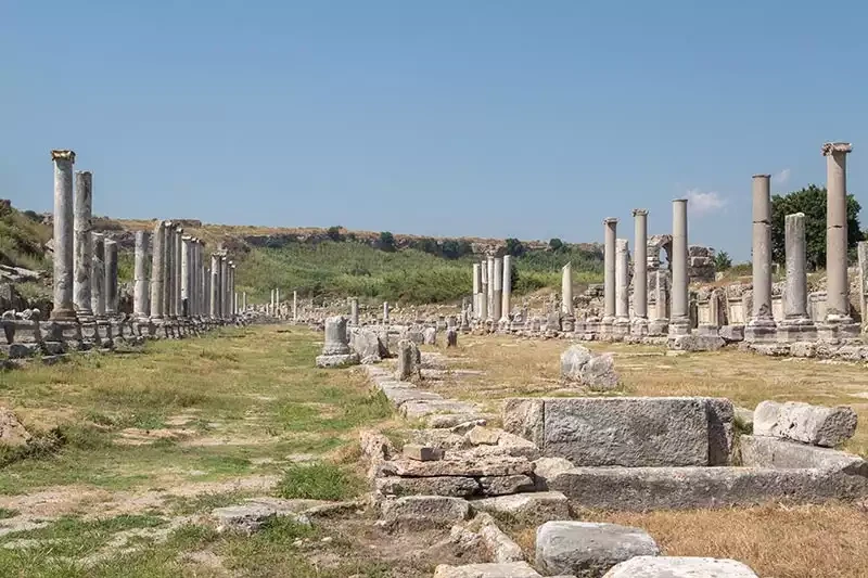 Perge Antik Kenti: Tarih Severlerin Cenneti