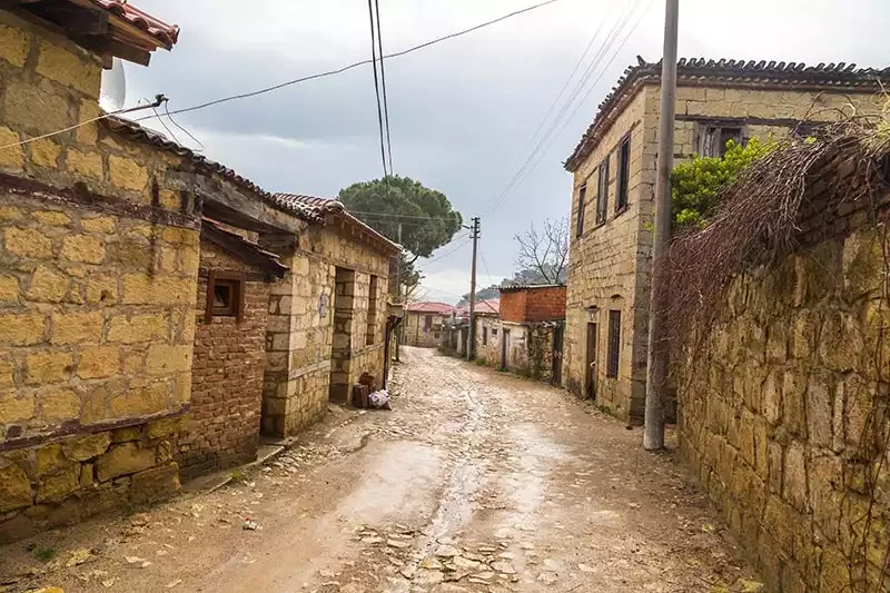 Yeşilyurt Köyü: Kaz Dağları'nın Huzurlu Köyü