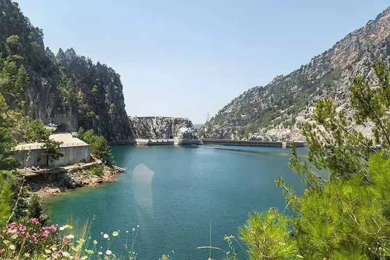 Oymapınar Barajı Tekne Turu: Yeşil Kanyon'da Unutulmaz Bir Gün