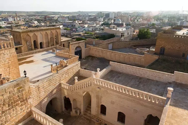 Mardin Midyat: Zamanı Durduran Tarihi Sokakları ve Kültürü