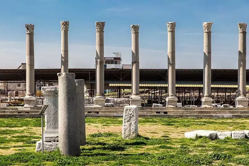 Agora Antik Kenti: Smyrna'nın Kayıp Hikayesi ve Mirası