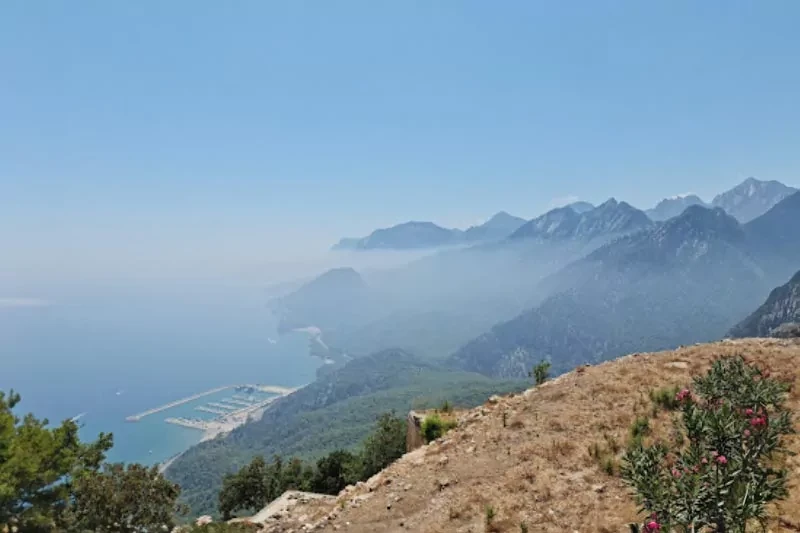 Tünektepe Teleferik Tesisleri: Antalya'nın Gökyüzündeki Cenneti