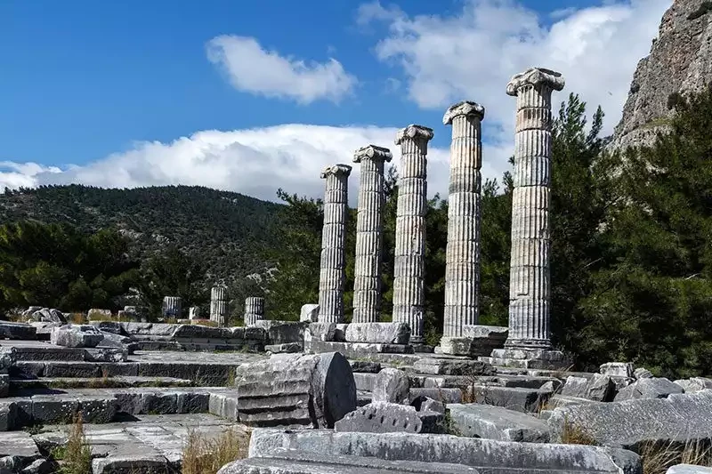 Priene Antik Kenti: Kayıp Uygarlıkların İzinde İlk Planlı Şehir Sistemi