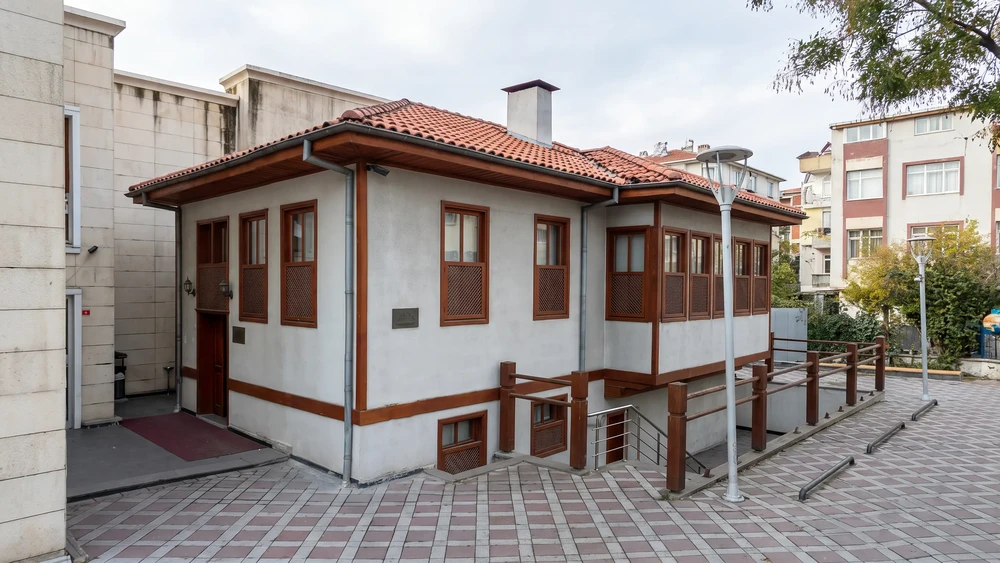 Bağcılar Taceddin Dergâhı Müzesi: Eserler ve Ziyaret Bilgileri