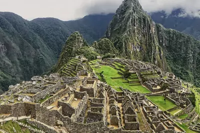 The Wonders of the World: From Ancient Marvels to New Seven Wonders